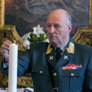 5. november: Kong Harald deltar ved markeringen av Forsvarets Minnedag på Akershus festning (Foto: Marius Lauritsen / Forsvaret / NTB scanpix)